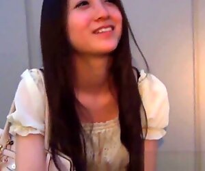 Fetish asian teenager peeing on stairs