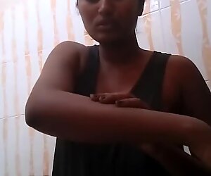 Indian Telugu Babe Swathi Naidu Shower MMS